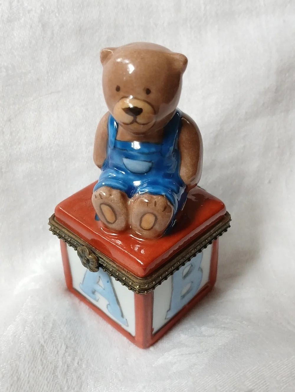 Small Porcelain Hinged Trinket Box With Teddy Bear Sitting On Alphabet Block 3